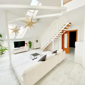 Loft With Rooftop And Free Parking In Garage Apartamento Budapest